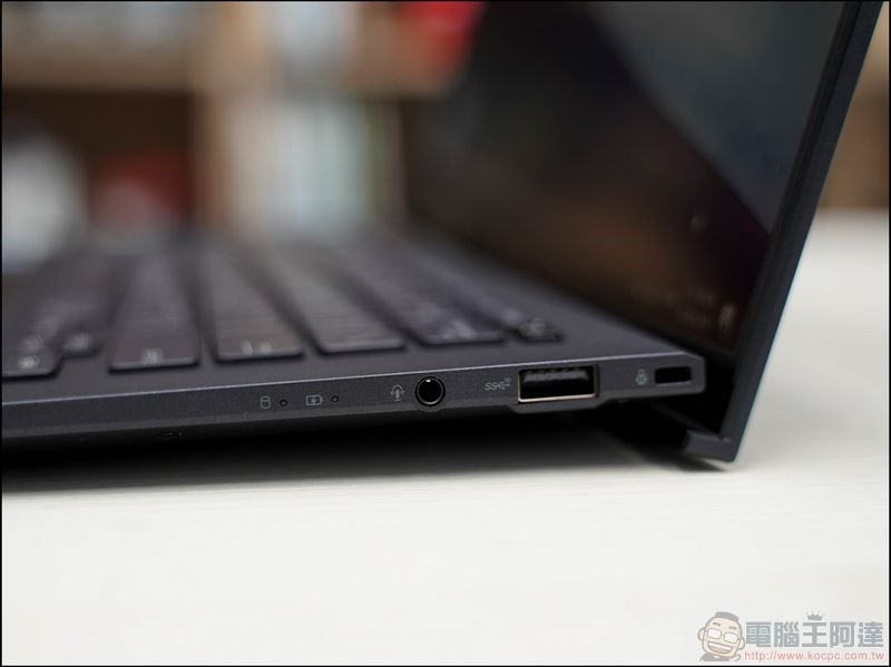 ASUS ExpertBook B9450FA 開箱 - 22