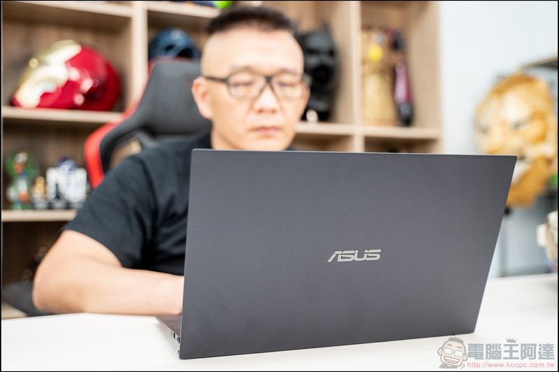 ASUS ExpertBook B9 (B9450) 開箱，續航超過24小時的超輕量商務筆電 - 電腦王阿達