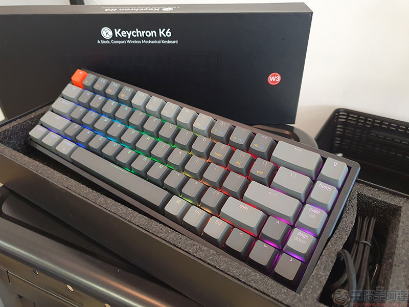 Keychron K6 超精簡 68 鍵機械式鍵盤 RGB 熱插拔軸開箱動手玩，雙模式、四系統宛如量身定做 - 電腦王阿達