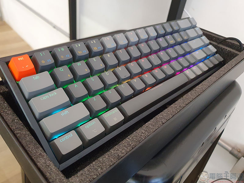 Keychron K6 超精簡 68 鍵機械式鍵盤 RGB 熱插拔軸開箱動手玩，雙模式、四系統宛如量身定做 - 電腦王阿達