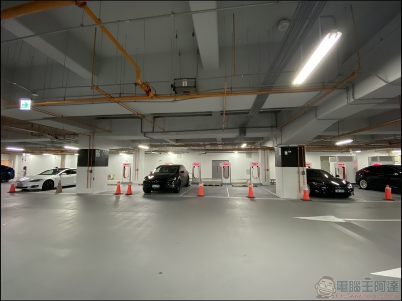 台南市美術館 2 館 Tesla  V3  超級充電站 - 10