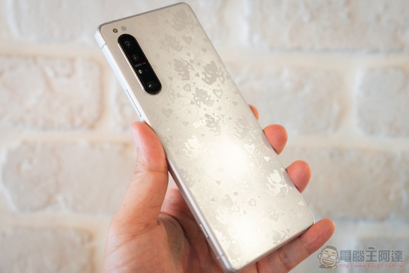 Xperia 1 II 的日系美型 當然要靠膜斯密碼專屬 imos 康寧玻璃保護貼 / 軍規防震殼 / 藍寶石鏡頭貼 防護起來！ - 電腦王阿達