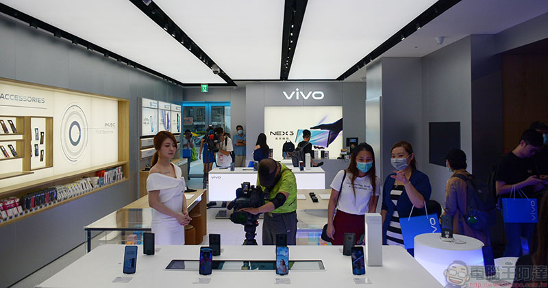 vivo 首家智慧旗艦店於三創開幕，結合科技與時尚的互動新主張 - 電腦王阿達