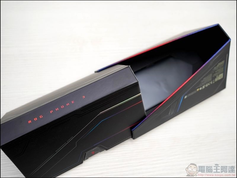 ASUS ROG Phone 3 開箱 - 05