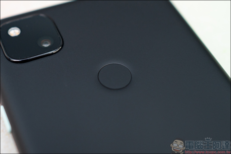 Google Pixel 4a 開箱，價格最香的萬元中階旗艦 - 電腦王阿達