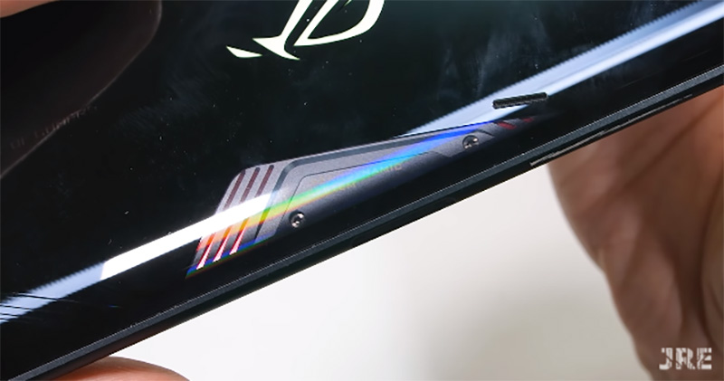 ASUS ROG Phone 3 拆解出爐，在散熱部分用了十二萬分力 - 電腦王阿達