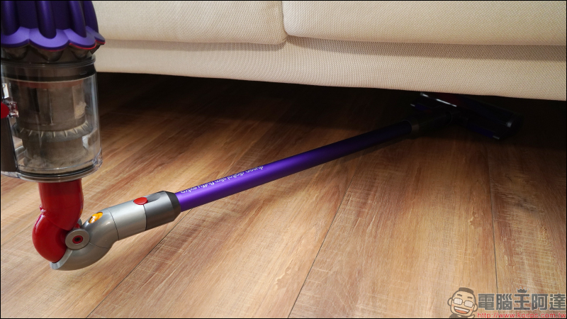 Dyson Digital Slim™ 輕量無線吸塵器開箱動手玩：重量減輕、吸力依舊強大！新增 LED 隙縫清潔吸頭、低處清潔轉接頭，日常清潔更輕鬆！ - 電腦王阿達