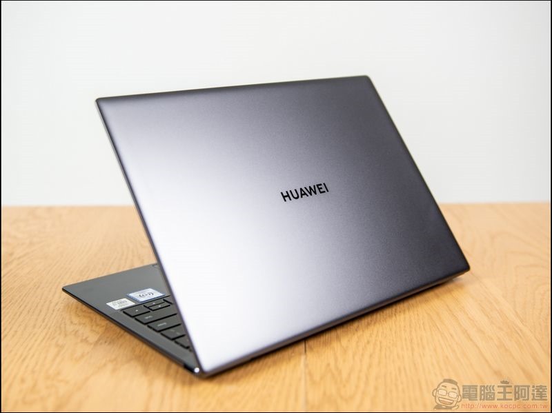 HUAWEI MateBook X Pro 開箱 - 01