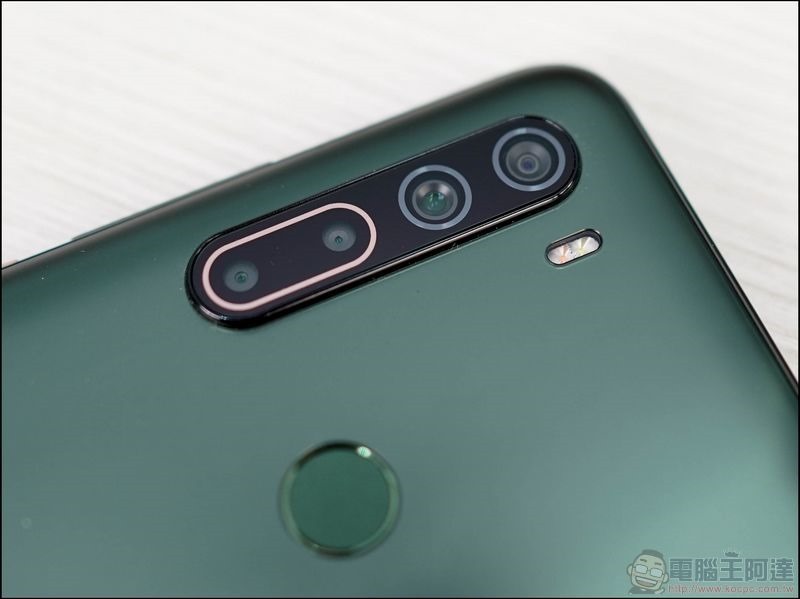 市場性價比最頂天的國產旗艦 HTC U20 5G 降價 5 千超殺限時優惠（還送贈品！） - 電腦王阿達