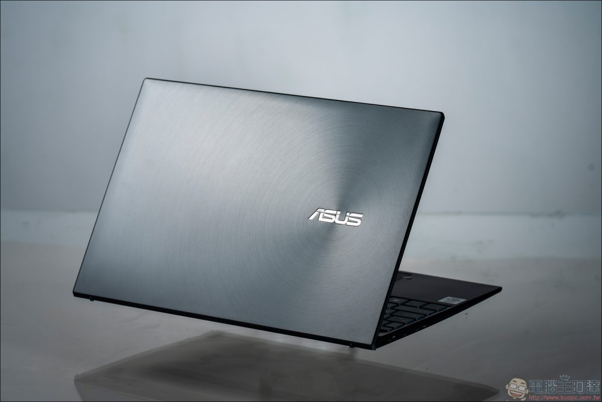 ASUS ZenBook 13 UX325 開箱