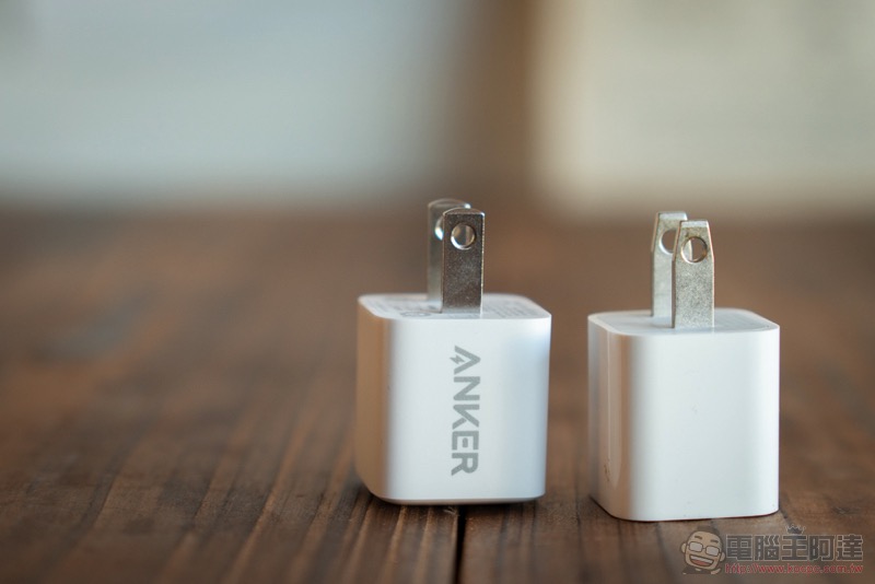 升級 iPhone 12 快充超輕鬆，ANKER 20W「超級豆腐頭」充電器開箱體驗 - 電腦王阿達