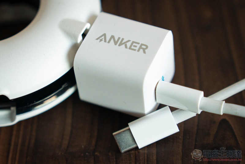 升級 iPhone 12 快充超輕鬆，ANKER 20W「超級豆腐頭」充電器開箱體驗 - 電腦王阿達