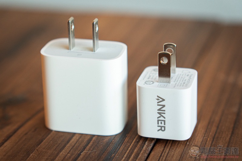 升級 iPhone 12 快充超輕鬆，ANKER 20W「超級豆腐頭」充電器開箱體驗 - 電腦王阿達