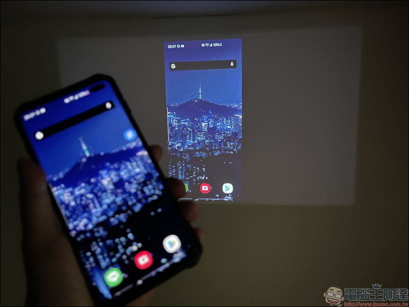 峰米 Dice 真無線智慧投影機開箱動手玩｜遊戲、影音娛樂必備神器，支援 4K 高畫質播放、內建 Android TV， 200 吋大螢幕帶著走！ - 電腦王阿達
