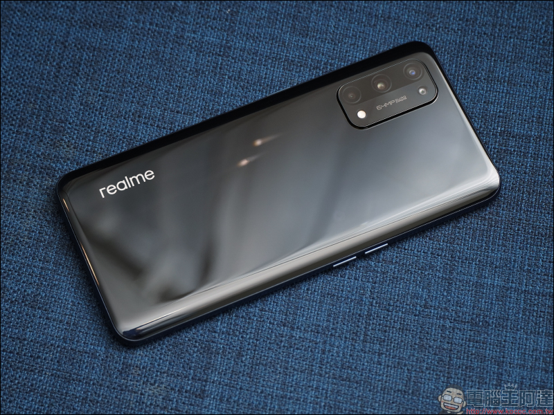 realme X7 Pro 開箱評測動手玩｜天璣 1000+ 5G 旗艦處理器、5G+5G 雙卡雙待、120Hz AMOLED 螢幕、50W SuperDART 超級閃充、4500mAh 超大電量 - 電腦王阿達