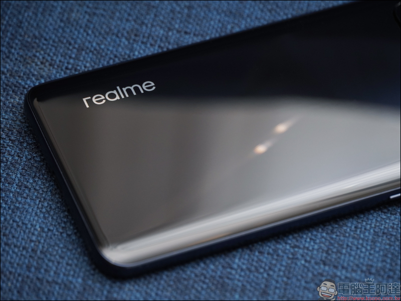 realme X7 Pro 開箱評測動手玩｜天璣 1000+ 5G 旗艦處理器、5G+5G 雙卡雙待、120Hz AMOLED 螢幕、50W SuperDART 超級閃充、4500mAh 超大電量 - 電腦王阿達