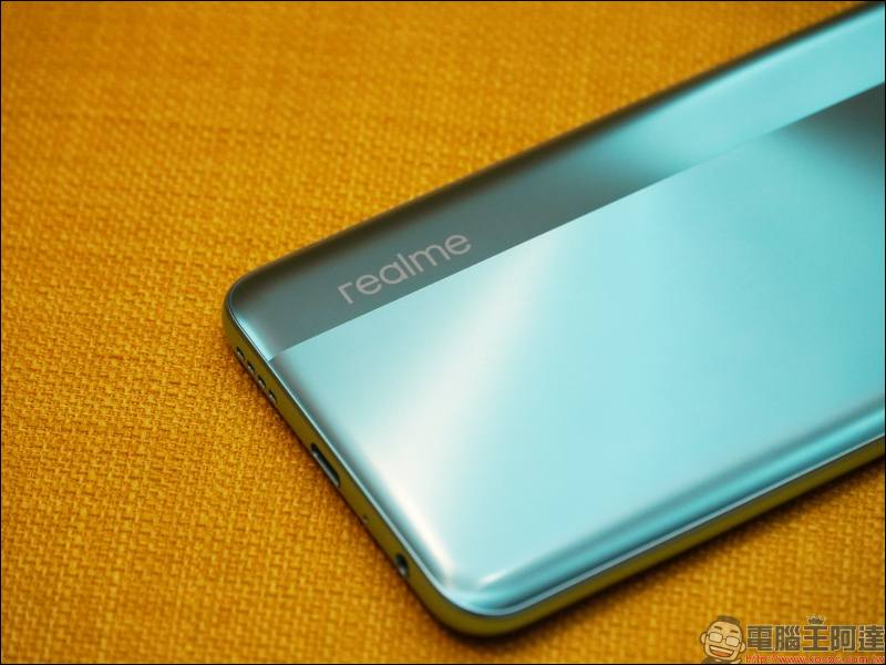 realme 7 5G 開箱動手玩｜天璣 800U 處理器、5G+5G 雙卡雙待、120Hz 更新率螢幕、5000mAh大電量與 30W Dart 閃充，萬元內 5G 超值選擇 - 電腦王阿達