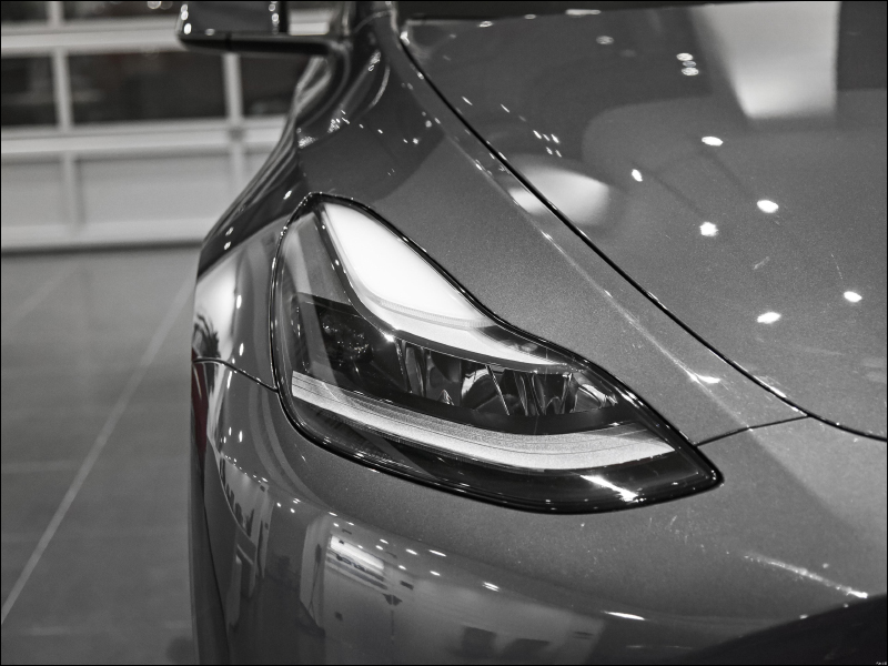 Tesla Model Y 推出標準續航後驅版本和七人座版本，第三排座椅搶先看 - 電腦王阿達