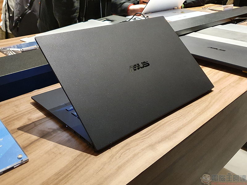 ASUS ZenBook、VivoBook、Chromebook、ExpertBook多款筆電亮相，ProArt 外接螢幕延伸你的工作台 - 電腦王阿達