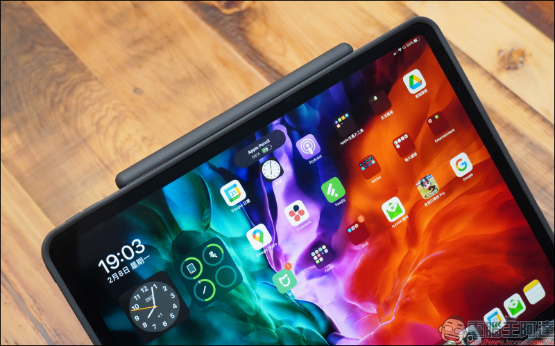 MOFT Float 開箱動手玩｜iPad 升降立架、保護殼一次滿足，還有超實用藍牙鍵盤與 Apple Pencil 2 筆套一起來！ - 電腦王阿達