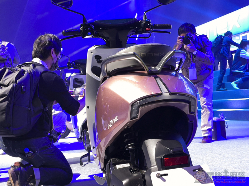 光陽 ionex 性能換電車 S7 與 S7R 登場，給 Gogoro 不只一點好看 - 電腦王阿達