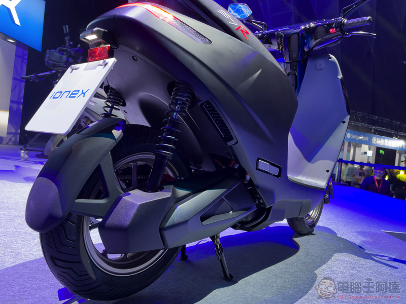 光陽 ionex 性能換電車 S7 與 S7R 登場，給 Gogoro 不只一點好看 - 電腦王阿達