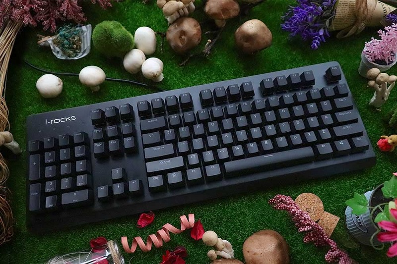 iRocks推出「K65M 愛麗絲夢遊仙境版」主打全世界首把鏡射配列鍵盤 - 電腦王阿達