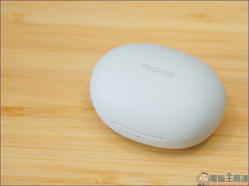 realme Buds Air 2 Neo 開箱、動手玩｜敢越級再延續，同價位首款主動降噪真無線藍牙耳機！通透模式通勤更安全（同場加映：realme Buds Air 2 外觀比較） - 電腦王阿達