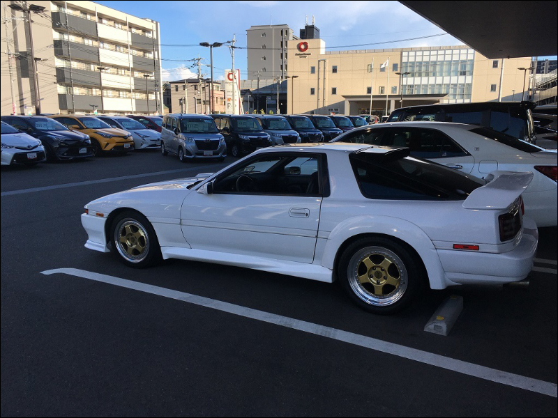 日本 Toyota Supra 車主賣車籌措貓咪百萬醫藥費，車迷買下承諾照顧愛車未來原價賣回 - 電腦王阿達