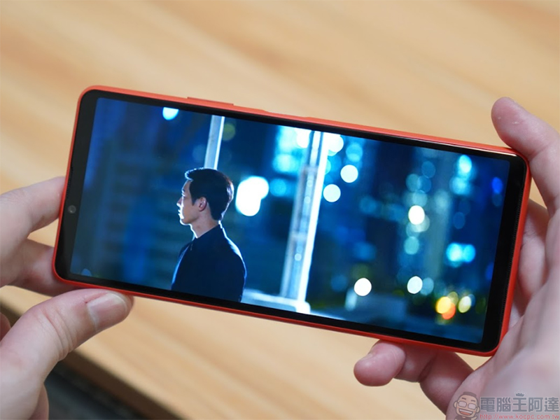 疫情下的都市隱者，與 Xperia 10 III 共享獨自一人的漫步 - 電腦王阿達