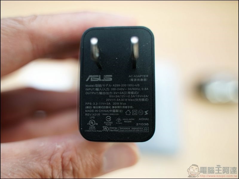 ASUS Zenfone 8 開箱 - 05