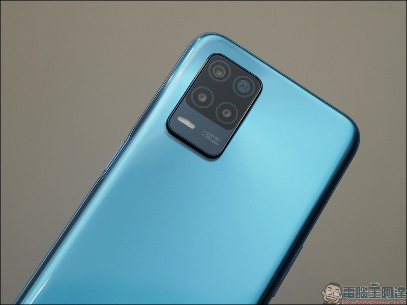 realme 8 5G 開箱動手玩｜登入 5G・越級體驗！全台首搭載天璣 700 5G 處理器，全新夜景濾鏡、5000mAh 大電量 - 電腦王阿達