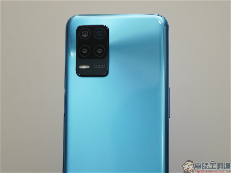 realme 8 5G 開箱動手玩｜登入 5G・越級體驗！全台首搭載天璣 700 5G 處理器，全新夜景濾鏡、5000mAh 大電量 - 電腦王阿達