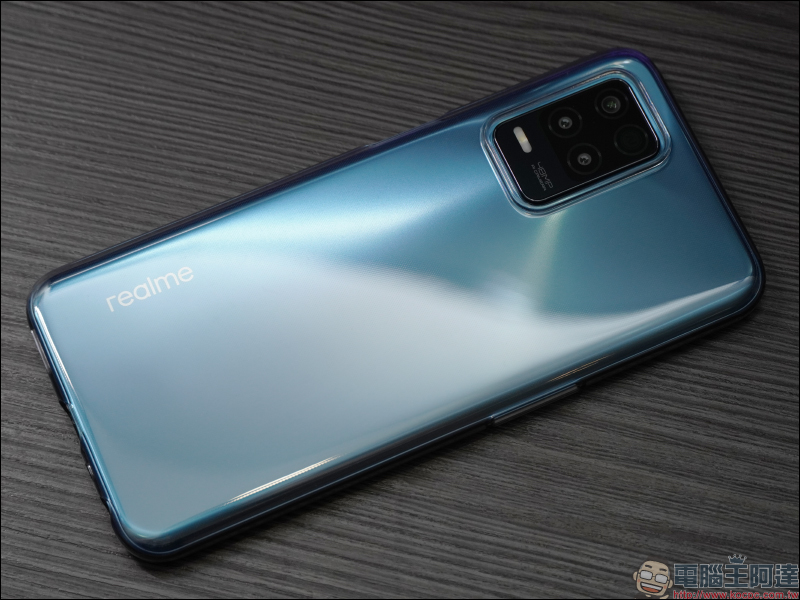 realme 8 5G 開箱動手玩｜登入 5G・越級體驗！全台首搭載天璣 700 5G 處理器，全新夜景濾鏡、5000mAh 大電量 - 電腦王阿達