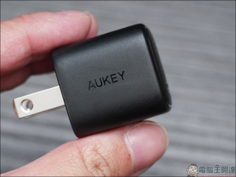 AUKEY Omnia 氮化鎵GaN系列充電器開箱動手玩｜打造高品質數位生活， iPhone、iPad 、MacBook 系列快充必備！ - 電腦王阿達