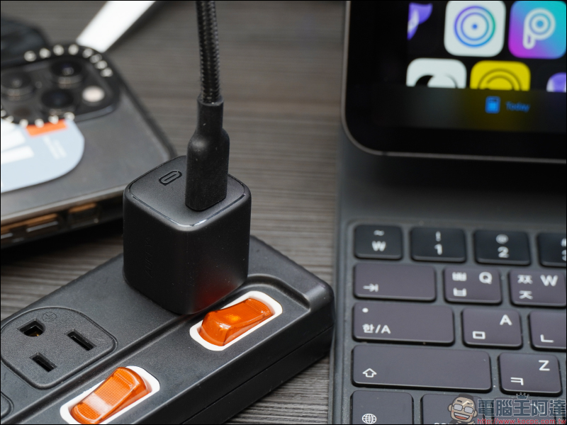 AUKEY Omnia 氮化鎵GaN系列充電器開箱動手玩｜打造高品質數位生活， iPhone、iPad 、MacBook 系列快充必備！ - 電腦王阿達