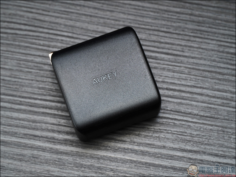 AUKEY Omnia 氮化鎵GaN系列充電器開箱動手玩｜打造高品質數位生活， iPhone、iPad 、MacBook 系列快充必備！ - 電腦王阿達