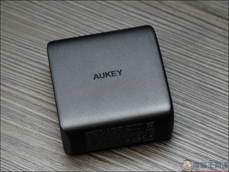 AUKEY Omnia 氮化鎵GaN系列充電器開箱動手玩｜打造高品質數位生活， iPhone、iPad 、MacBook 系列快充必備！ - 電腦王阿達