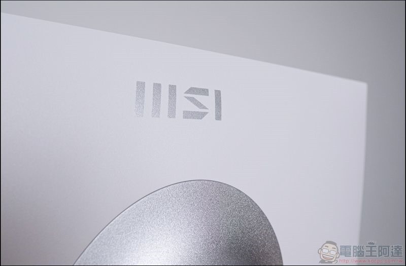 超實用工作型電競螢幕 MSI Modern MD241P 開箱 - 08