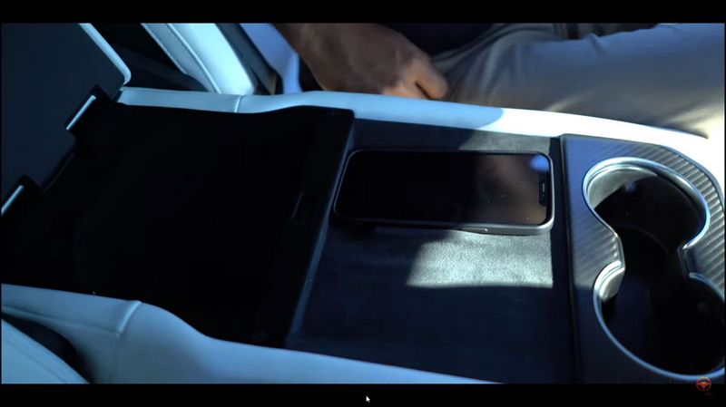 新款 Tesla Model S Plaid 國外車主深入體驗心得分享（內有影片），Yoke 方向盤很讚，但需時間熟悉 - 電腦王阿達