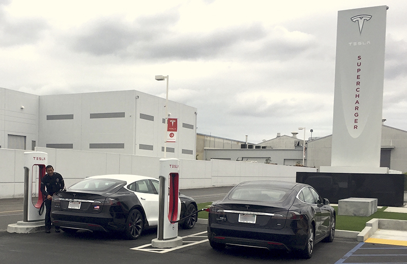 Tesla 指標性的首個超充站將不再對外開放 - 電腦王阿達