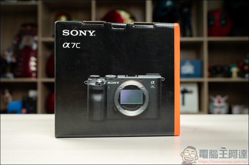 對焦快+翻轉螢幕！最輕巧全片幅單眼VLOG神器 SONY A7C 開箱 - 電腦王阿達