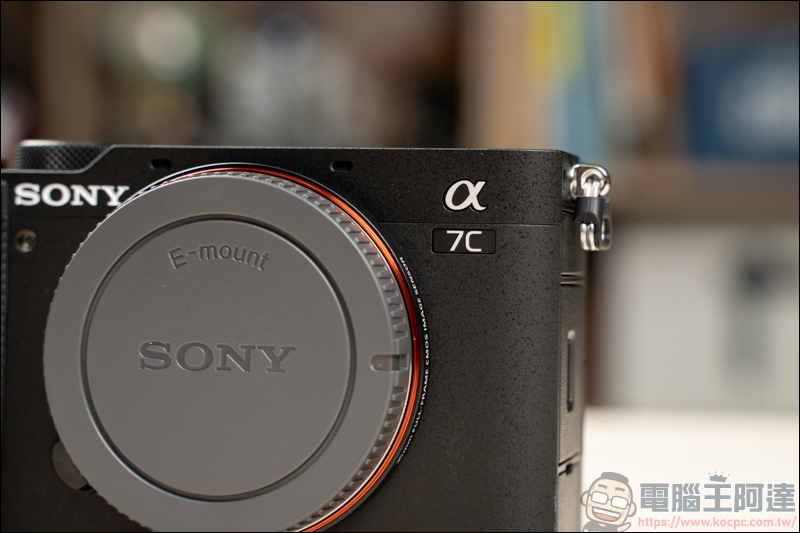 對焦快+翻轉螢幕！最輕巧全片幅單眼VLOG神器 SONY A7C 開箱 - 電腦王阿達