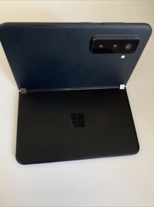 Surface Duo 2 實機照洩漏，三鏡頭上身 - 電腦王阿達