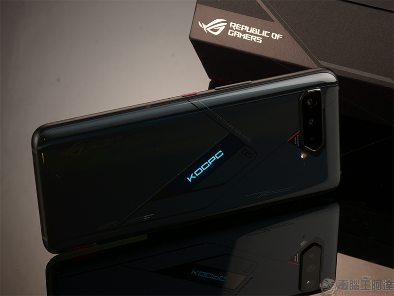 ROG Phone 5s Pro 開箱體驗：狂野效能讓你戰無不勝（評價 評測 動手玩） - 電腦王阿達