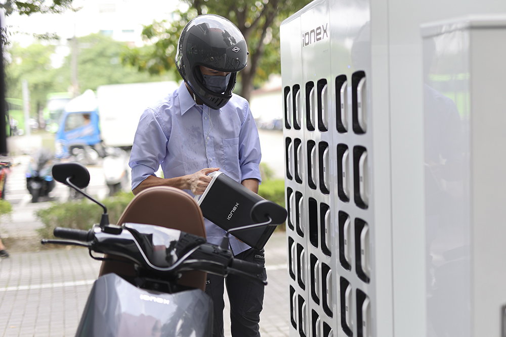 光陽 Ionex 滿電生活圈跨入台中，第 500 座換電站正式啟動 - 電腦王阿達