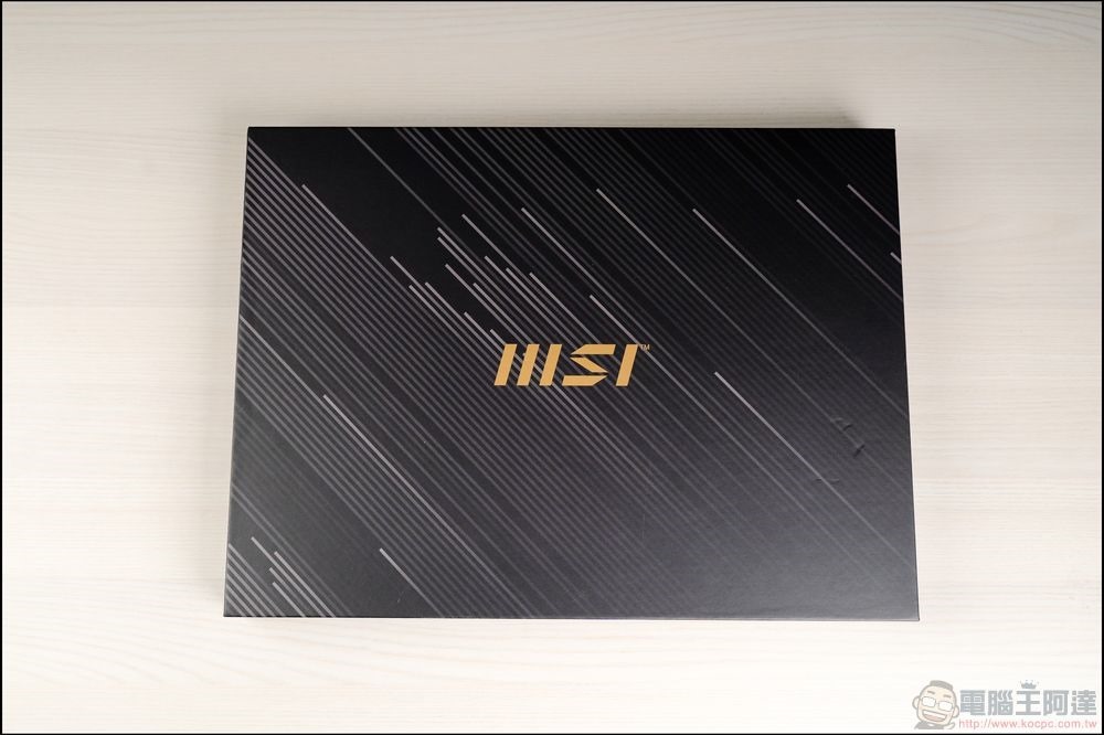 MSI Summit E16 Flip 開箱 (2)