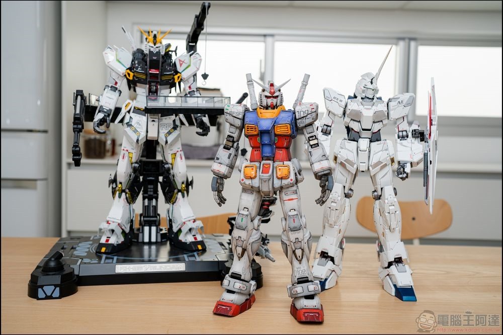 Perfect Grade Unleashed Gundam RX-78-2 開箱 - 01