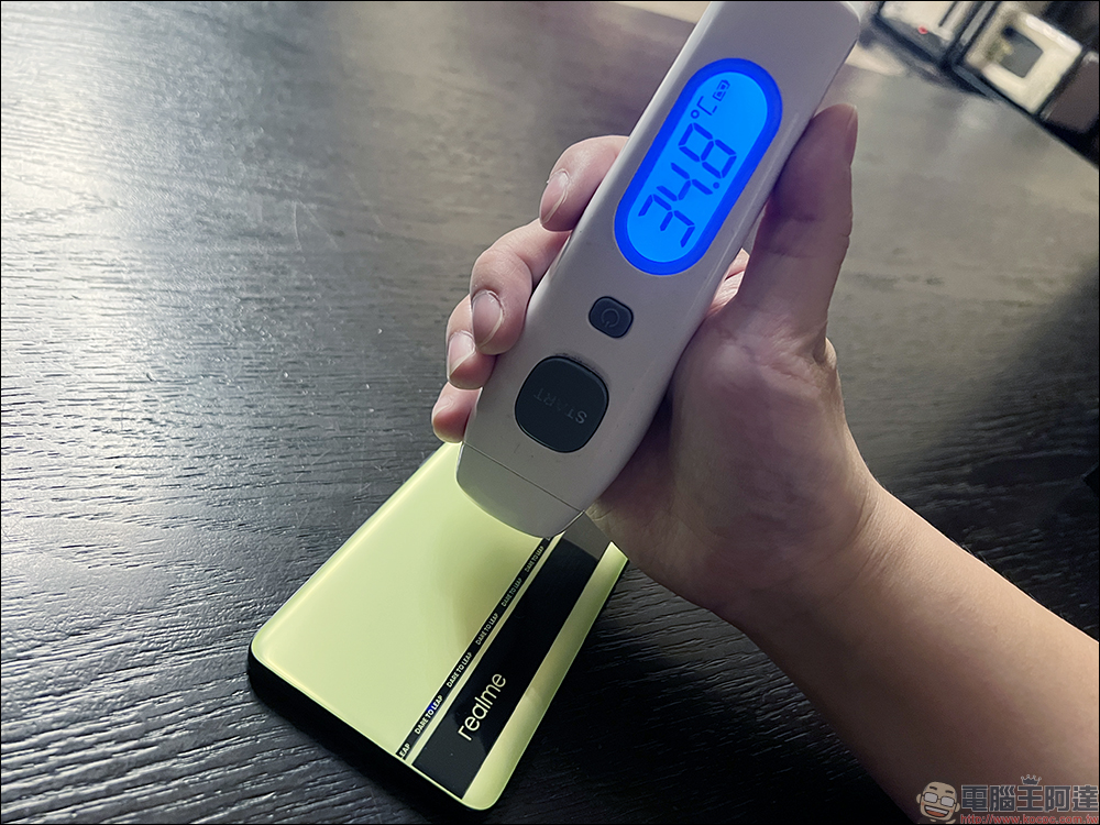 realme GT Neo2 開箱、評測｜「Cool 冷黑薄荷」潮流性能旗艦殺手強勢登場！（同場加映：narzo 50 系列高 CP 值長續航平價新機） - 電腦王阿達