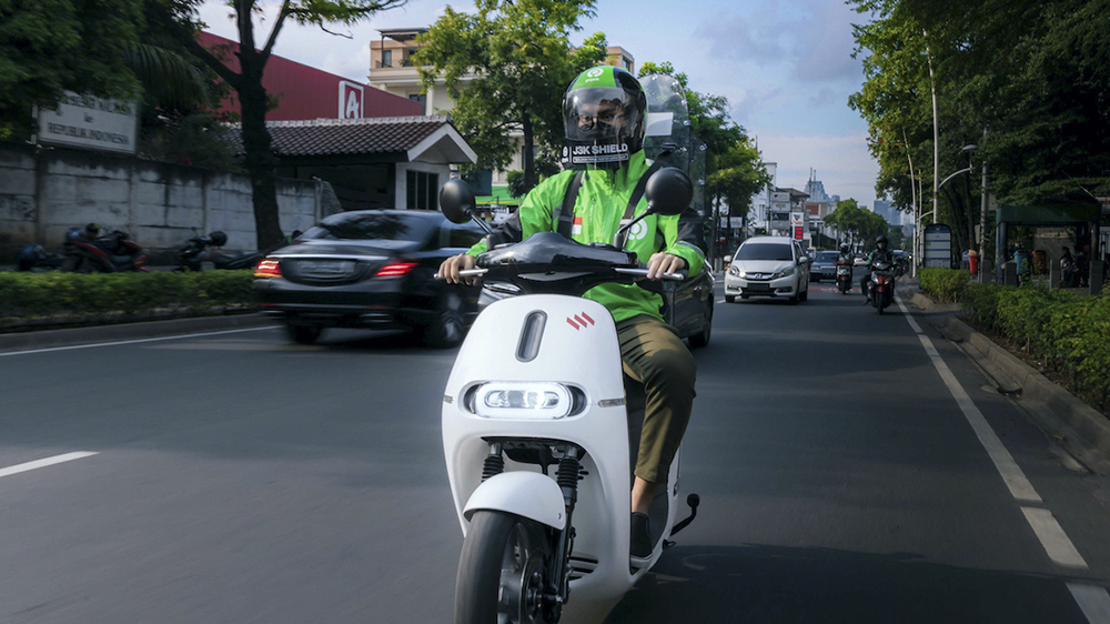 GoShare 就是 Gogoro 跨海為印尼所調製的電動車解決方案，年底前雅加達正式上路！ - 電腦王阿達